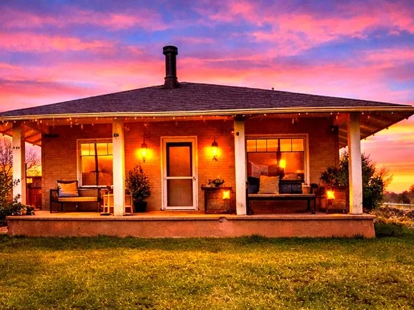 393 W Center St, Springville, UT 84663