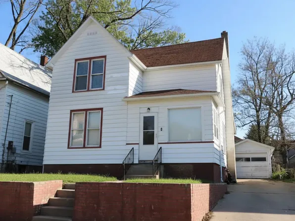 803 S James Ave, Freeport, IL 61032