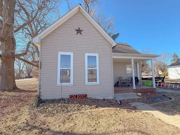 529 S Madison St, Pittsfield, IL 62363