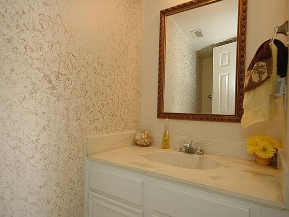 1/2 BATH ON FIRST FLOOR
