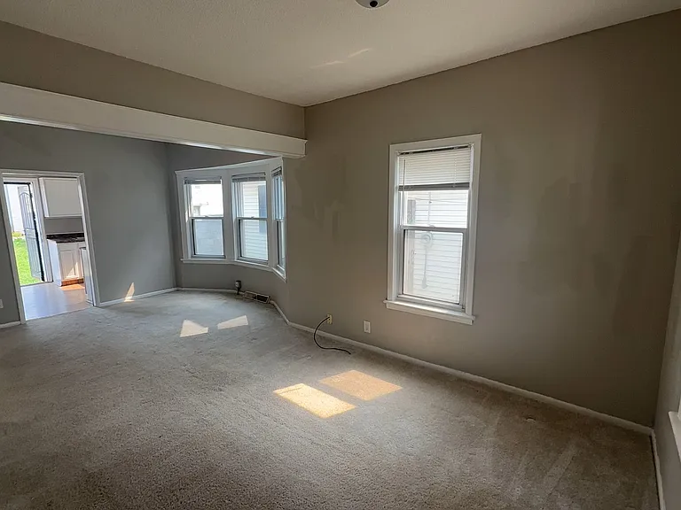 216 W Sylvania Ave — Photo 5