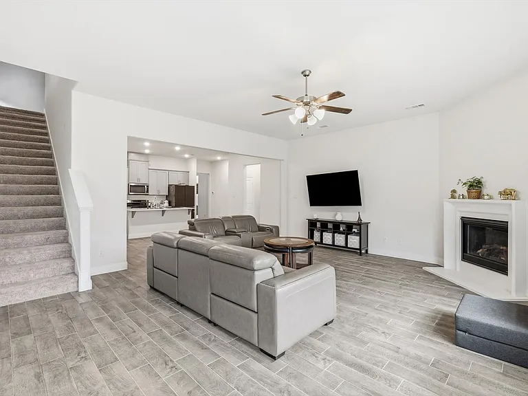105 Portina Dr — Photo 7