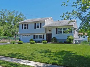 796 Lynwood St, Raritan, NJ 08869