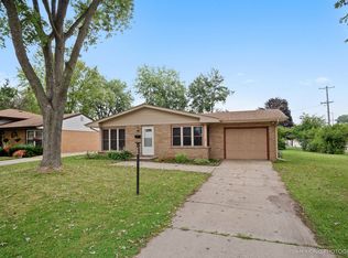703 Sheldon Ave, Aurora, IL 60506