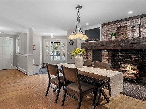 5th image of 499 Main St