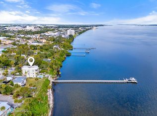 1807 Riverview Dr, Melbourne, FL 32901