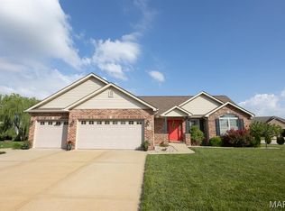 9731 Weatherby St, Mascoutah, IL 62258