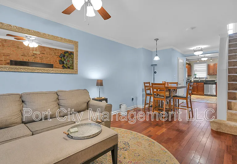 127 S Robinson St — Photo 8