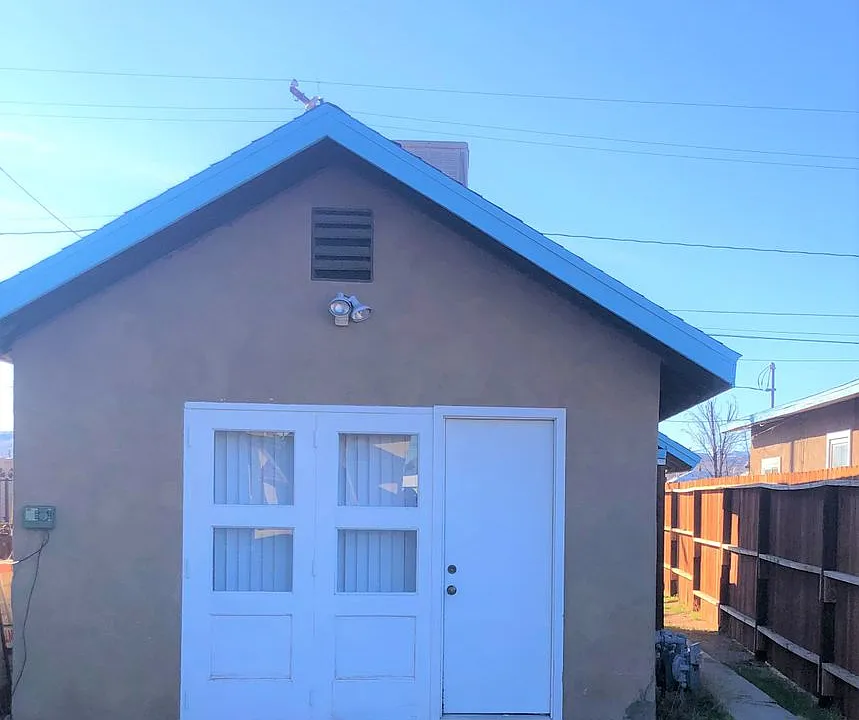 117 W Robertson Rd