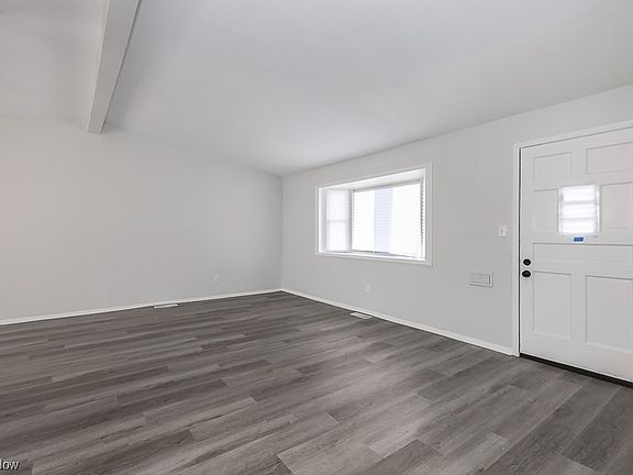 3rd image of 13465 Heatherwood Dr