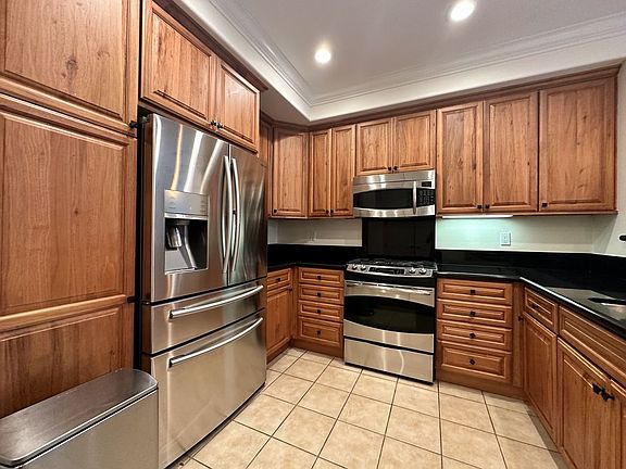 5th image of 2881 Meridian Ave Unit 120
