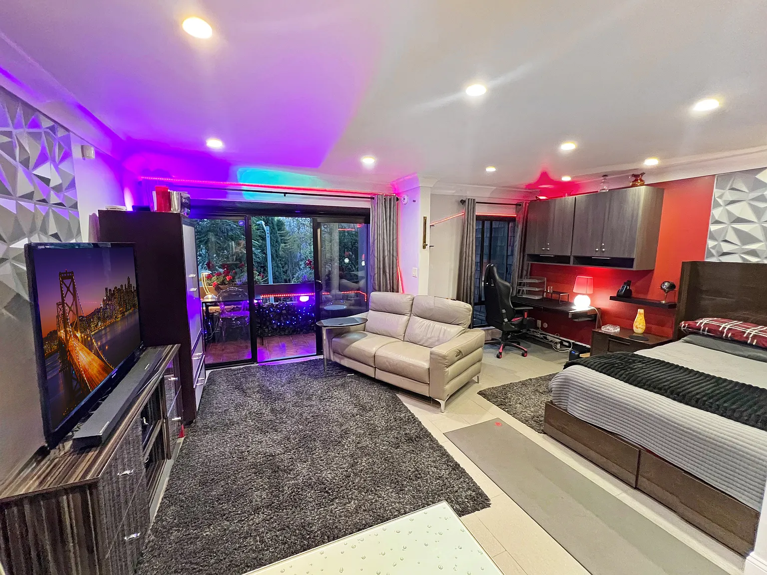 Studio, $3,570 — Photo 1
