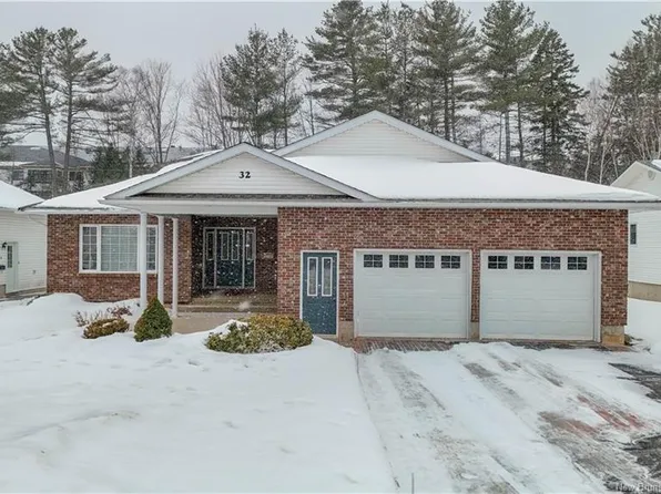 32 Barbara Ct, Fredericton, NB E3B 7G6