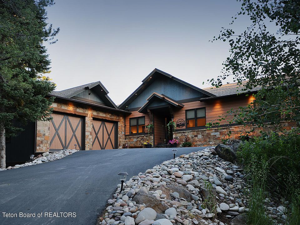 1st image of 166 Aspen Ridge Trl