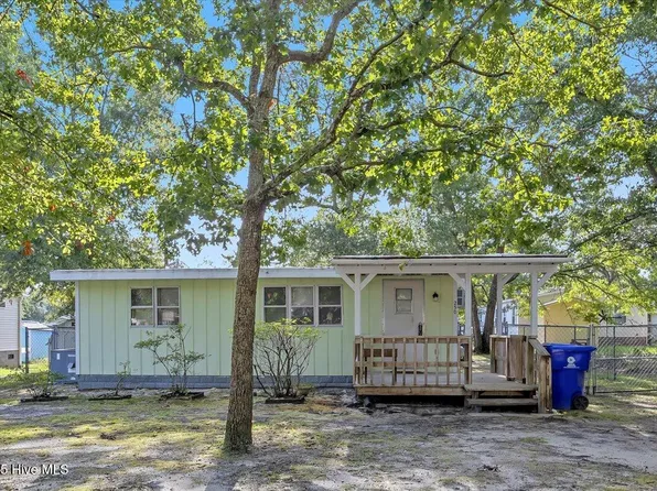 230 NE 66th Street, Oak Island, NC 28465