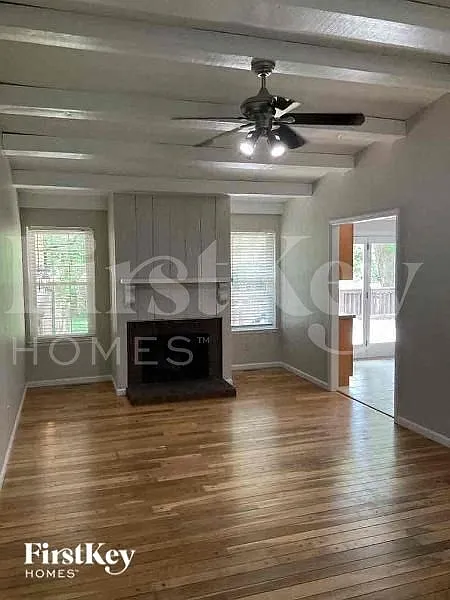 4 bed, 2.5 bath, 2256 sqft, $2,605 — Photo 4
