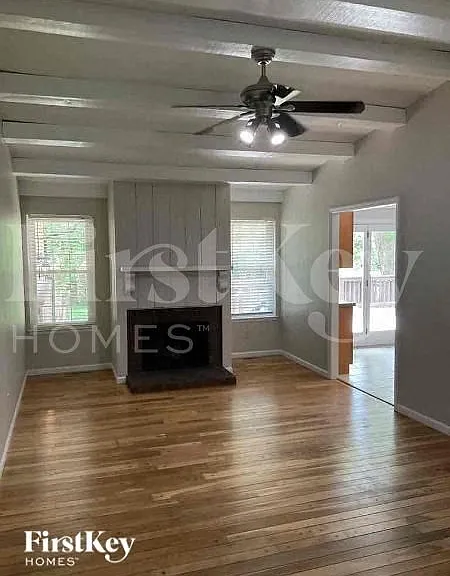 1351 Virginia Dr — Photo 4