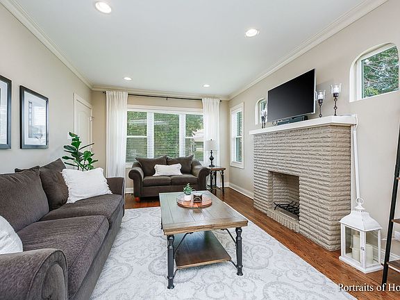 4th image of 1327 Campbell Ave