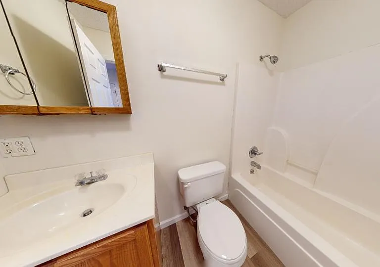 805 S Vicksburg St — Photo 3