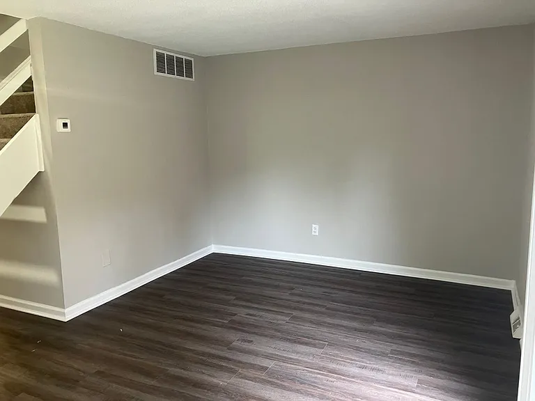 Coventry Court Townhomes — Photo 78