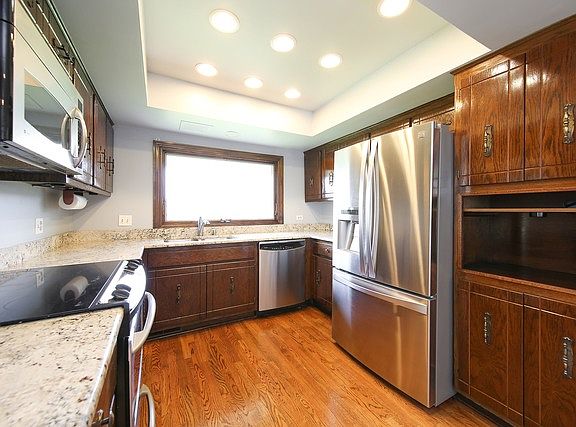 3rd image of 153 Briarwood N