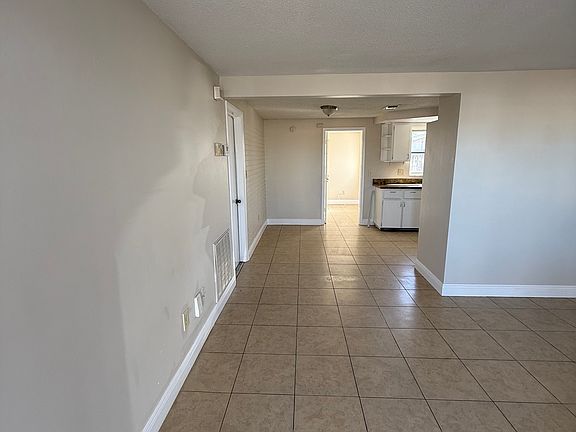 2nd image of 4005 Dalwood Dr