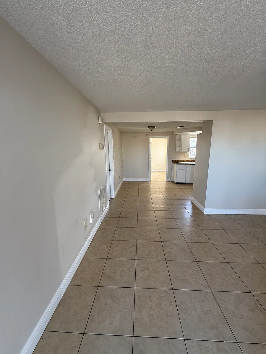 Building Photo - 4005 Dalwood Dr