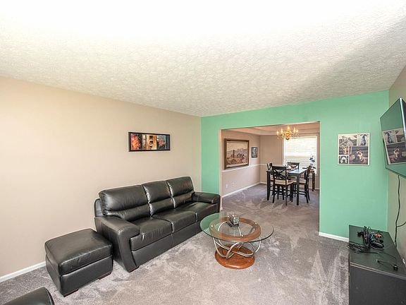 5th image of 50 Waterway Ct
