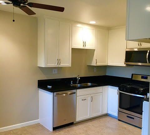 3rd image of 590 N Los Robles Ave APT 10