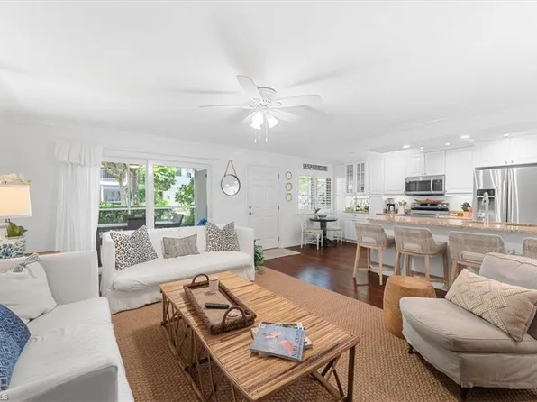 380 4th Ave S #380, Naples, FL 34102