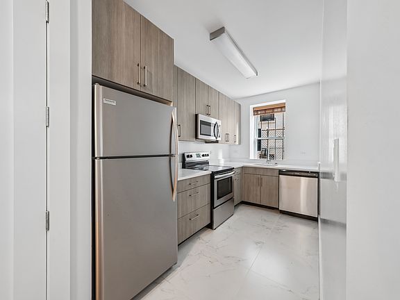 2nd image of 930 Ogden Ave APT 11