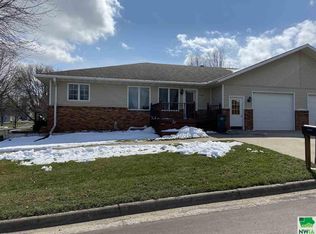 604 9th St, Alton, IA 51003