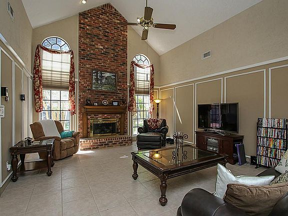 5th image of 15703 Gilbertyn Dr