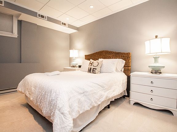 5th image of 1253 Beacon St #4C