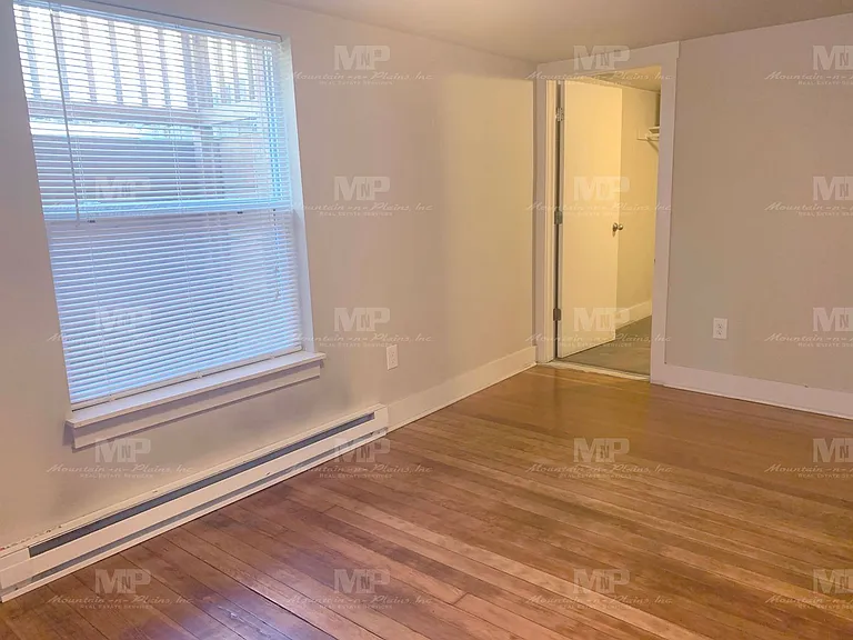 645 1/2 S Loomis Ave — Photo 6