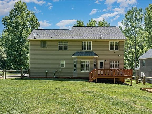 3rd image of 1023 Greenheather Dr