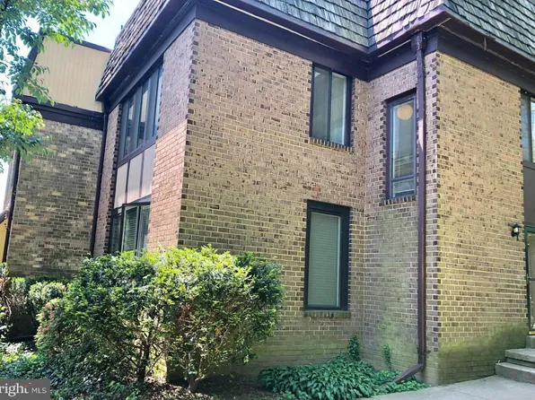 2974 Borge St, Oakton, VA 22124