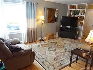 5th image of 436 Roycroft Blvd