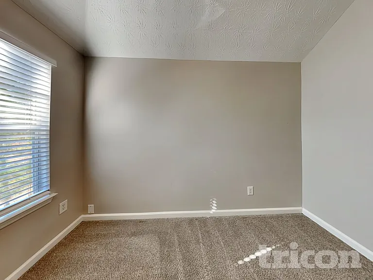 2408 Wood Bend Ln — Photo 14