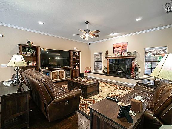 3rd image of 4157 Candlewood Cir