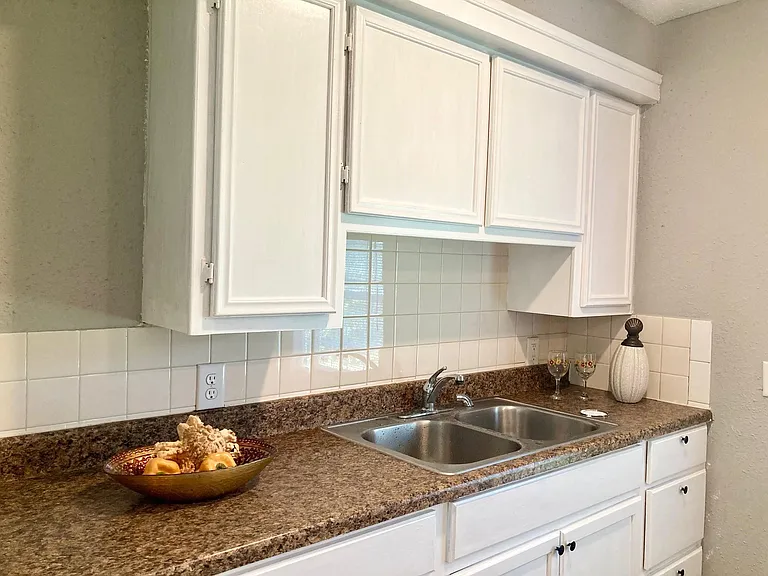 6103 Sherwood Dr — Photo 6