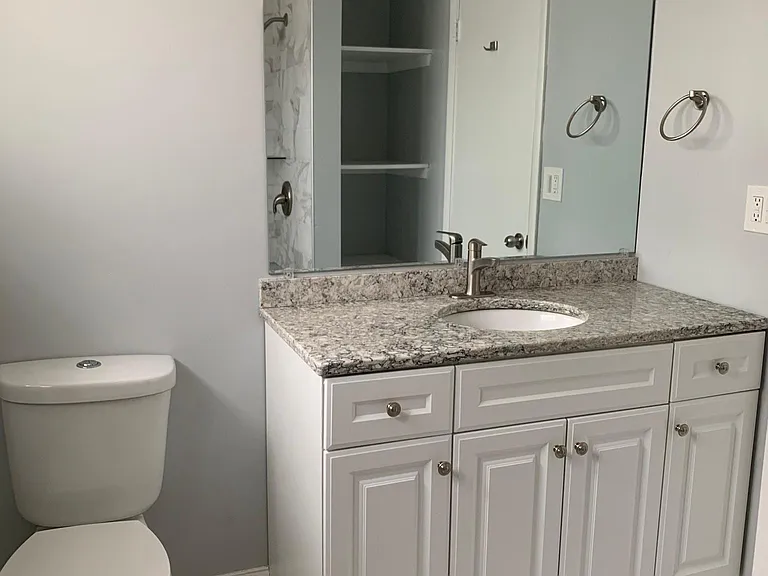 4105 N McVicker Ave #2 — Photo 10