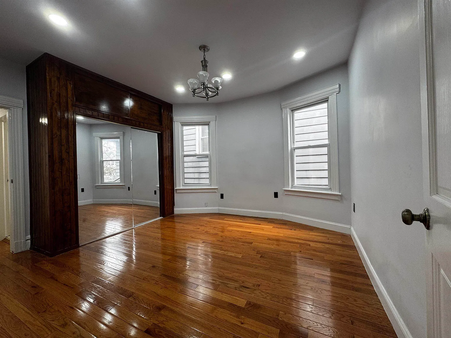 3 bed, 1.0 bath, $3,200 — Photo 4