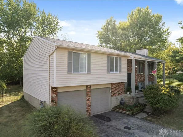 10125 Forestedge Ln, Miamisburg, OH 45342