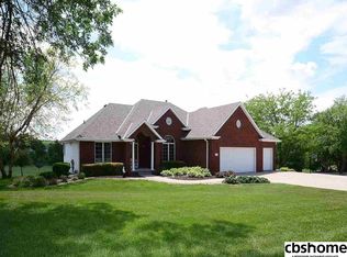 7521 Saddle Dr, Papillion, NE 68046