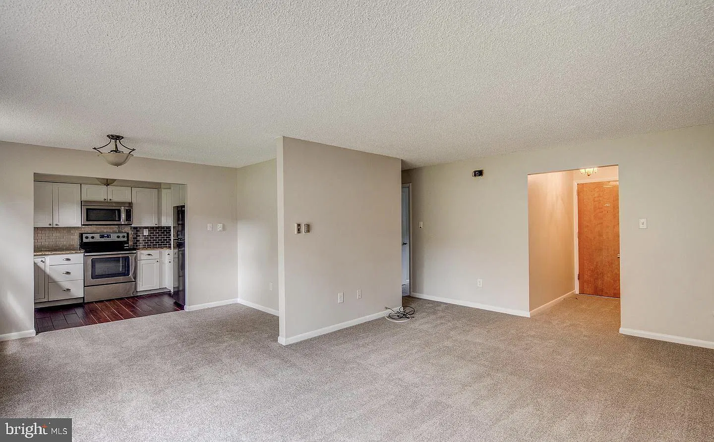 204 Warwick Rd — Photo 1