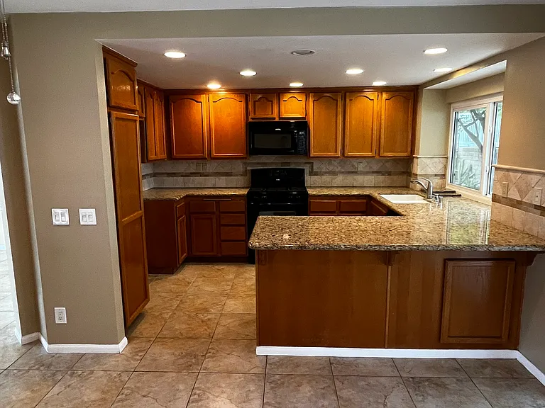 29581 Crown Crk — Photo 4