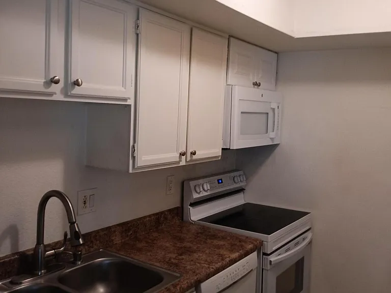 1620 E Cambridge Ave #14 — Photo 10