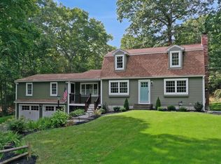 10 Blueberry Ln, Franklin, MA 02038