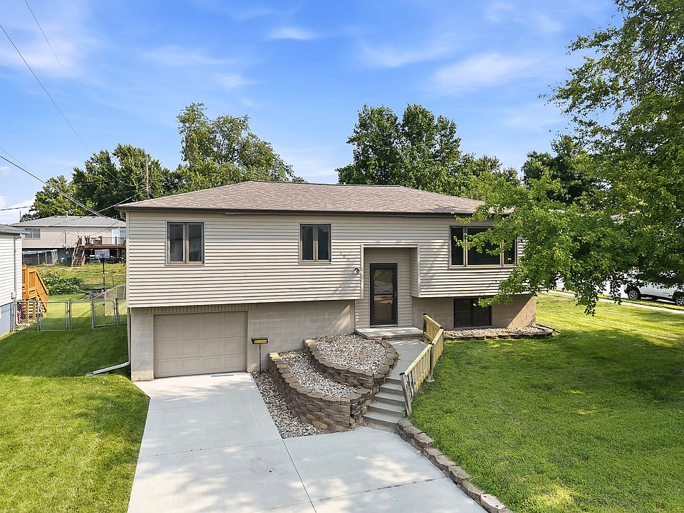 1st image of 480 Valley Dr